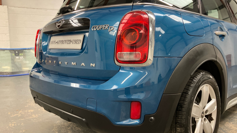 MINI Countryman 2.0 Cooper D 5dr [Chili/Nav+ Pack] Diesel Hatchback